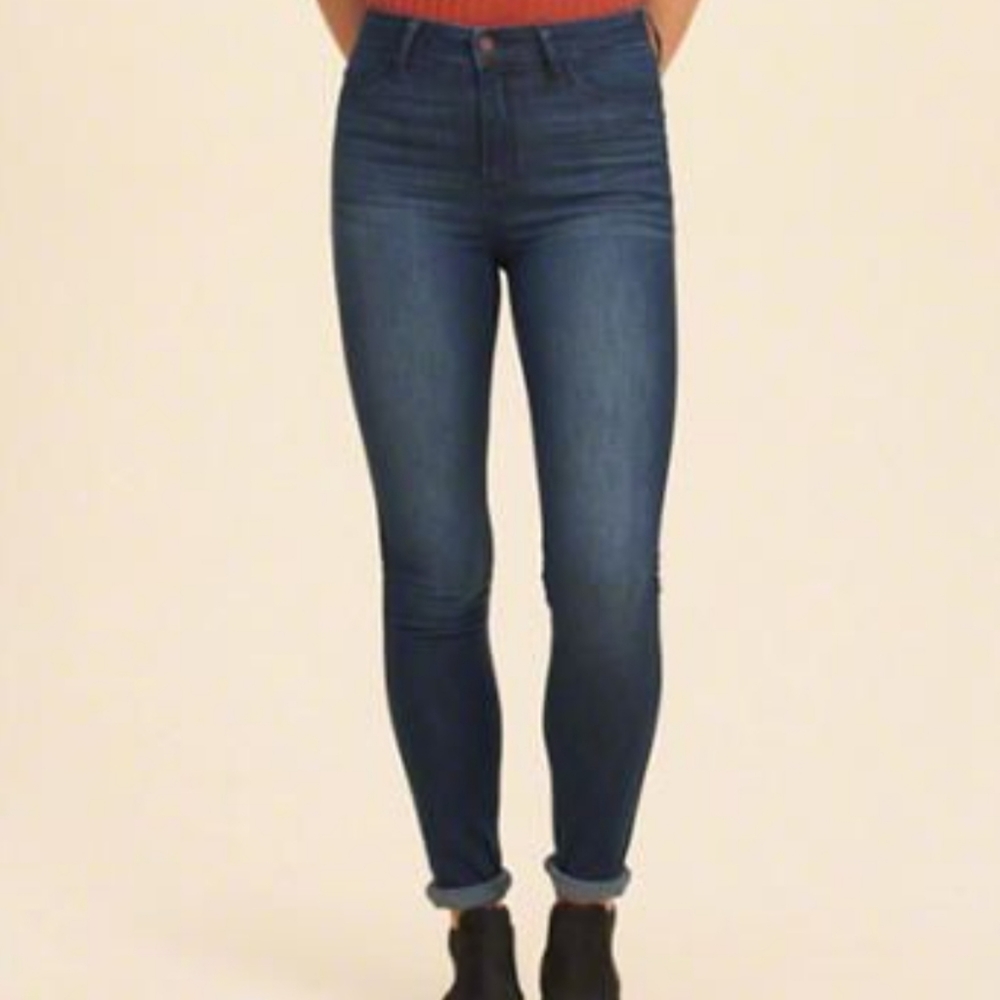 Hollister Curvy Ultra High-Rise Jean Leggings